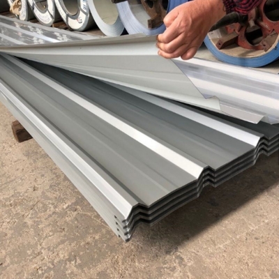 DX51D SGCC Grau 0,12-0,85mm PPGI/PPGL/Gi Chapa corrugada 30-150g Painel de telhado galvanizado por imersão a quente Chapas de telhado revestidas de aço