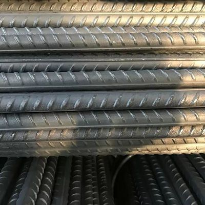 6 mm-32 mm HRB400 HRB500 Gr60 Rebar de aço carbono laminado a quente para construção de edifícios