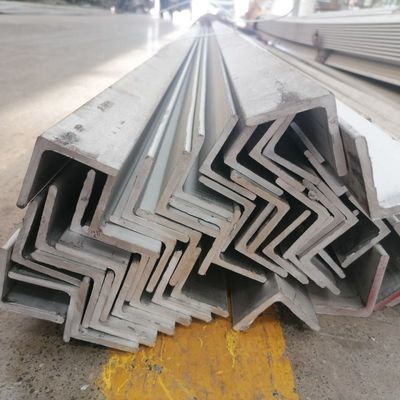 Barras de ângulo galvanizadas 3 mm de aço carbono mergulhado a quente ângulo com tolerância igual a 2%