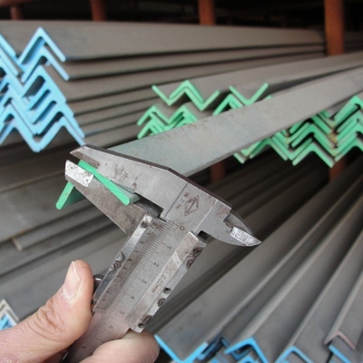 Aço laminado a quente com largura CIF de 20 a 240 mm ou perfil Ms Angles L personalizado
