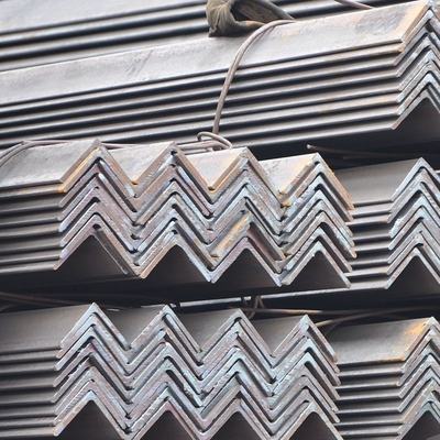 ASTM A36 A53 Q235 Q345 Ferro galvanizado a carbono em forma de L Bar angular de aço leve Não ligado igual