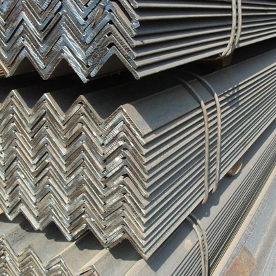 ASTM A36 A53 Q235 Q345 Ferro galvanizado a carbono em forma de L Bar angular de aço leve Não ligado igual