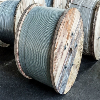 Filamento de aço de alta tração 1860 MPa para concreto pré-enforcado 3 fios 7 fios cabo de fio enfiado