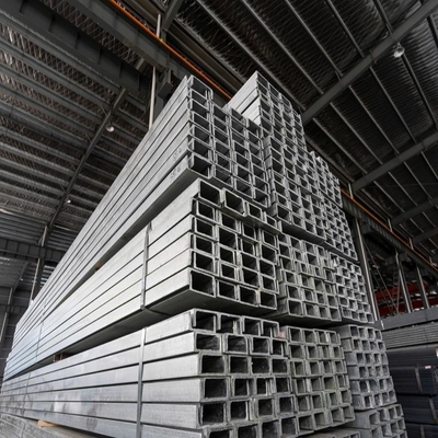 S235jr S355jr A36 Ss400 Profil de aço laminado a quente C canal 550 mm Estrutura de aço inoxidável