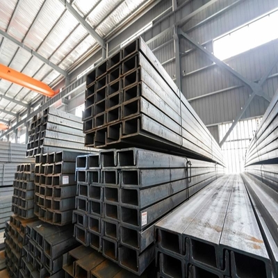 Material de construção S235jr Ss400 St37 St52 Canal de aço com superfície plana ou galvanizada