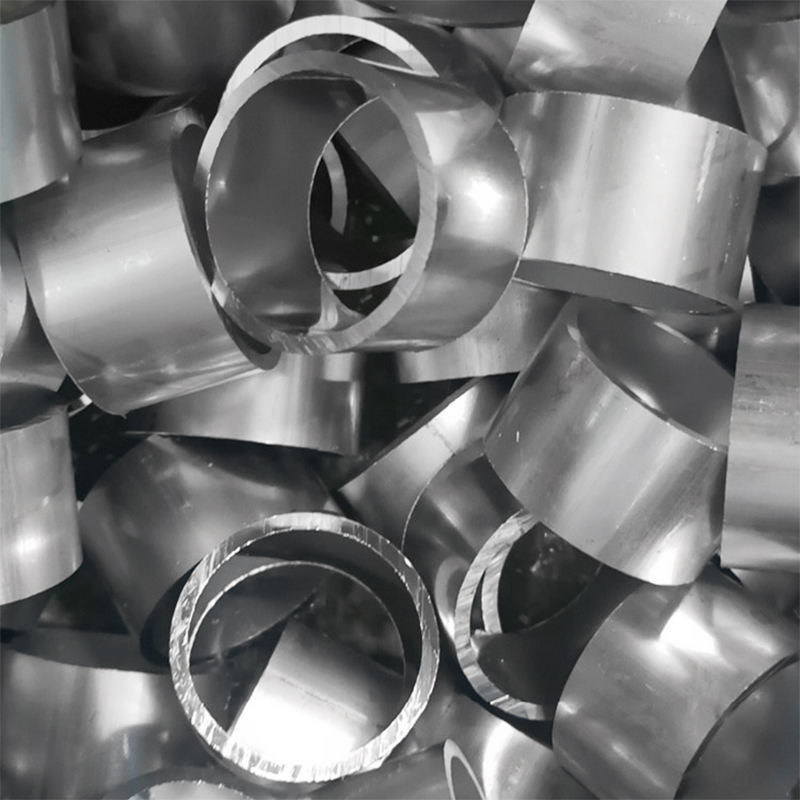 Tubo de alumínio extrudido adequado para transporte ferroviário, eletrônicos automóveis e outros
